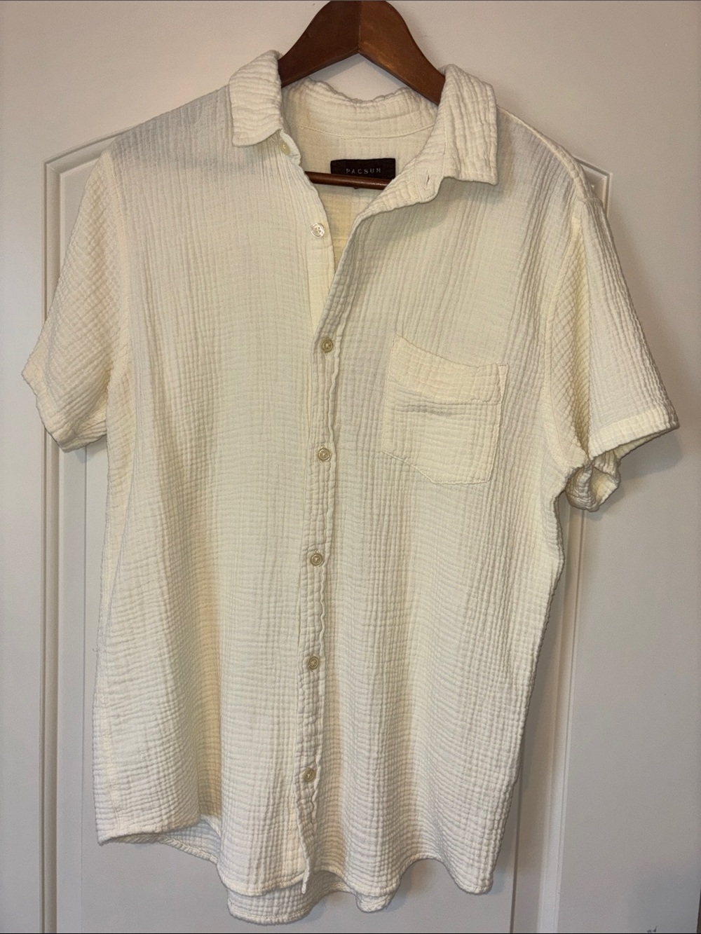 Men’s Medium 100% Cotton PacSun Cream Textured Short-Sleeve Button-Down Shirt